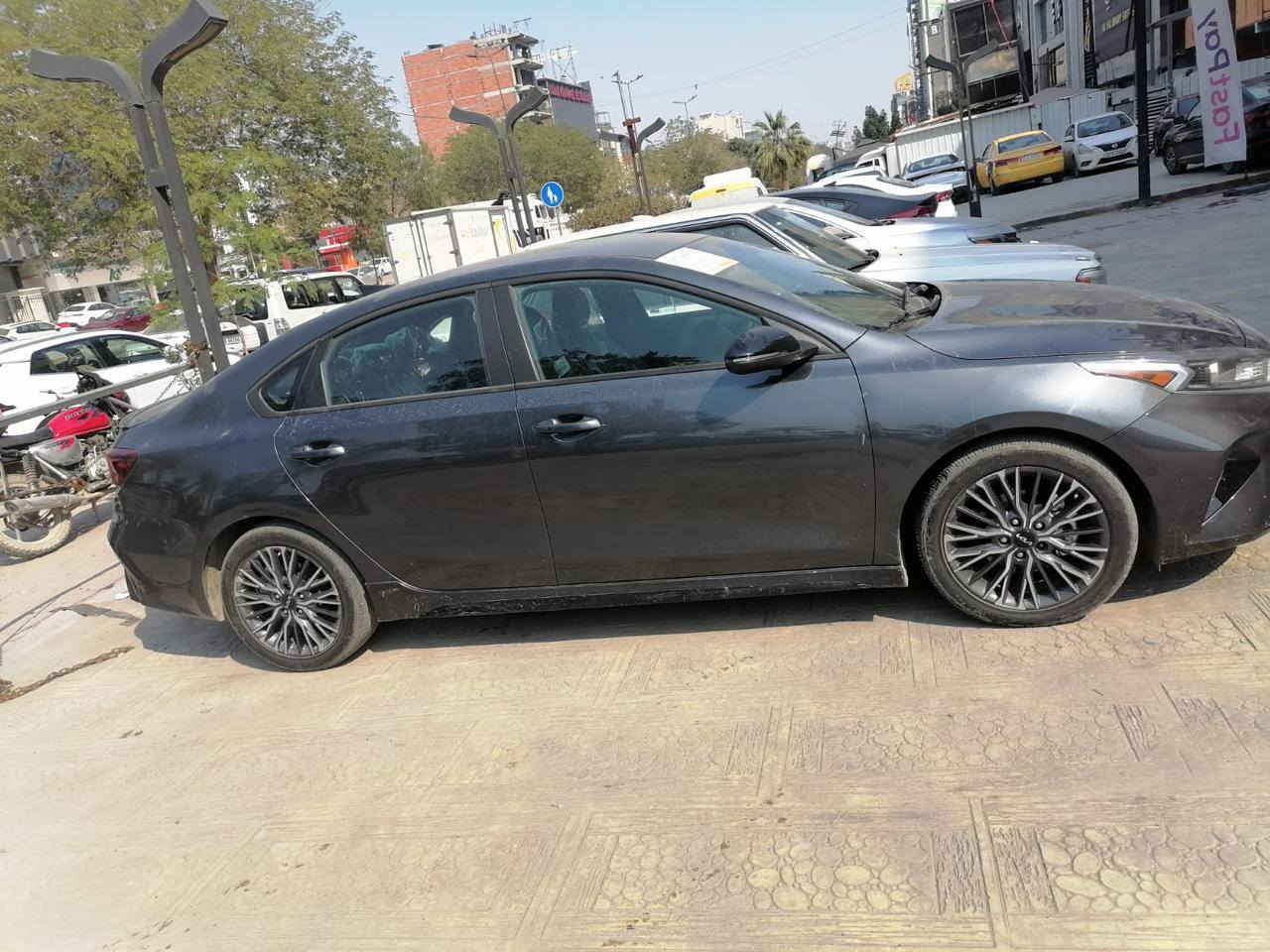 السلام عليكم فورتي جيتي لاين موديل 24 وارد امريكي حادثه مثل ما موضح بل صوره وبيه بارد بل جاملغ خلفي علا كد شبر بدون ايرباك بدون دواخل بدون شواصي بدون صبغ كله راجع بارد بدون تبديل بصمه سايد ابريك كهربائي اشاير بل مري نقطه عمياء تحكمات استيرن ويل حجم 16 ماشيه 35 الف السعر 157 الرقم الاستفسار *********** بي وتساب مكاني بغداد
