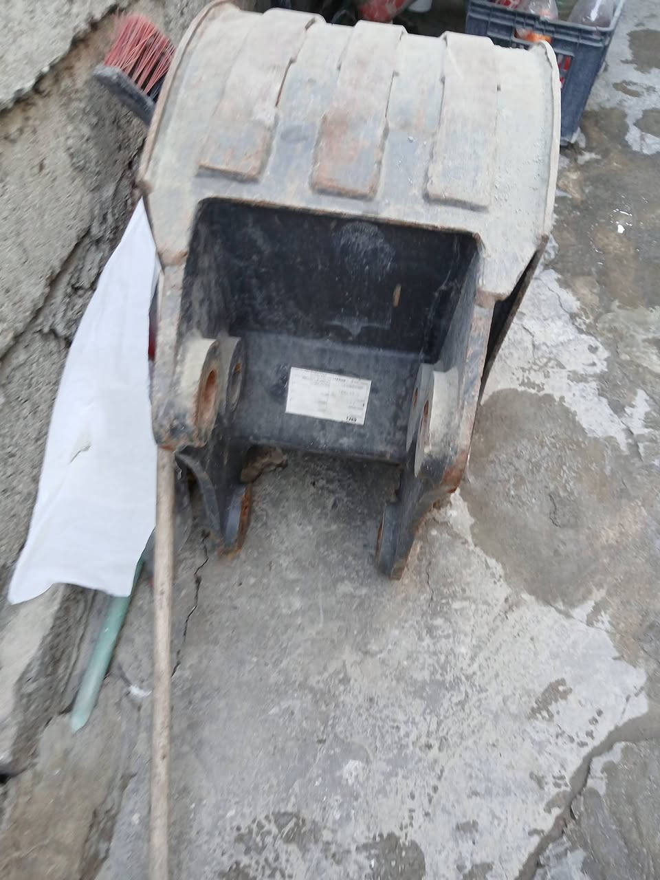 للبيع مكان موصل***********
