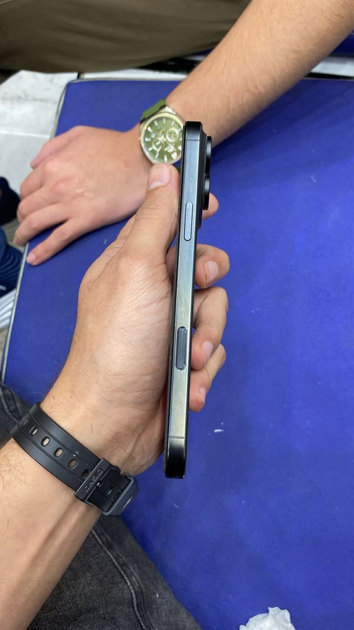 السلام عليكم /
متوفر ايفون 16 برو ماكس 256 ماستر
بعده بضمان ماستر نضافه 100٪ حاله البطاريه99 عدد مشحون 165  
السعر 1350
 ***********
