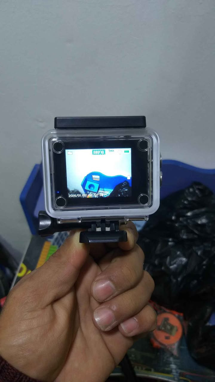 كامره محموله  وتثبت في اي مكان سياره دراجه ناريه 
مواصفات 
١٠٨٠ HD
دبل بطاريه كابل تايب سي 
وتربط على تلفون بواسطه الكيبل او نقل الملفات والصور  
رام ٣٢ جيجا 
ضد الماء والاتربه بواسطه غلاف  مع ازرار التحكم  
واتساب *********** توصيل داخل البصره فقط وسعره ٣٥ الف الزبير, البصرة
