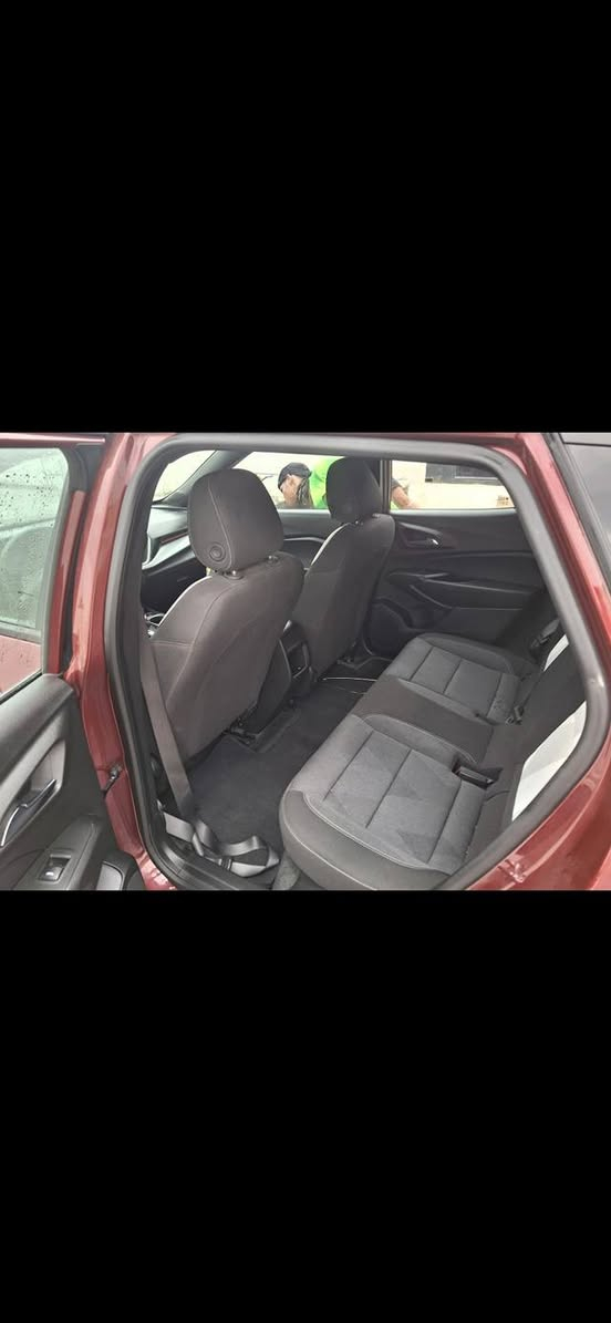 سلام عليكم للبيع او مراوس بسيارة أقل بحدود ٧٠_٨٠ ورقة
شوفرليت تراكس موديل ٢٤ سيارة نظيفة جدا مرقم بغداد مابيها اي نقص ، فئة ار اس فتحة رادار تحديد مسار باقي مواصفات معروفة حادثها بنيد تبديل اجت بدون جاماغلات يعني ٣ قطع بيها 
ماشية ١٥ ميل 
سعرها ١٤٠ للاتصال ***********
