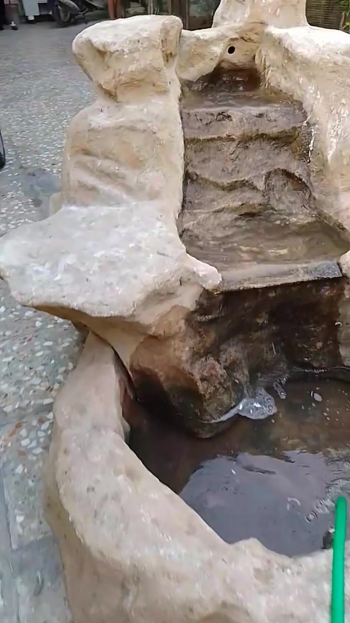 شلال البيع رتفاع متر عرض متر ونص متتاده مترين العنوان مدينة الصدر ***********
