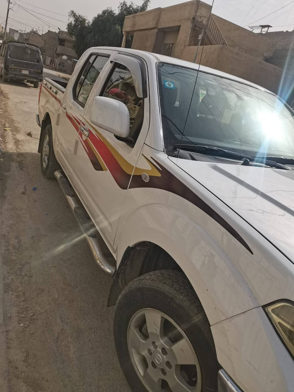 السلام عليكم نيفاره ٢٠٠٩ سياره بلادي عدى بعض الطخات ومصبوغات ما كو تبديل بيه رقم انكليزي جديد بغداد بسمنه محرك بلادي كير عادي لا تبخير ولا صرف تبريد عاطل سياره حلوه تخم تاير سنويه ساقطه صارله شهرين هاتف ***********
