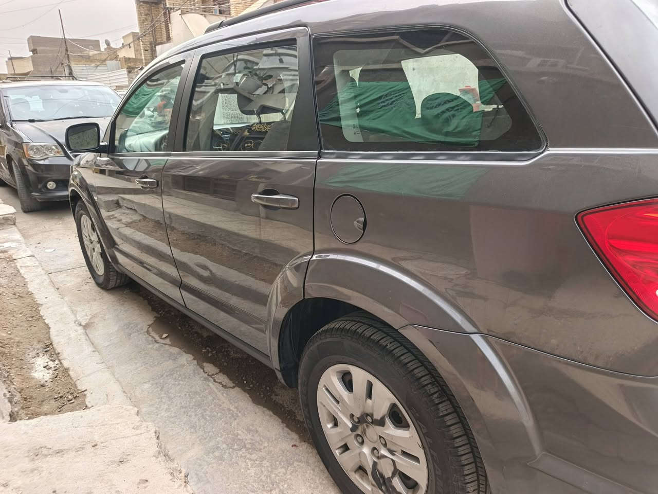 للبيع سيارة دودج جورني موديل 2019رقم كربلاء فئة st السعر 120 مكانها بغداد للتواصل ***********
6سلندر 3.6
3قطع تبريد 
بصمه تشغيل 
كير ومحرك  مكفولات
