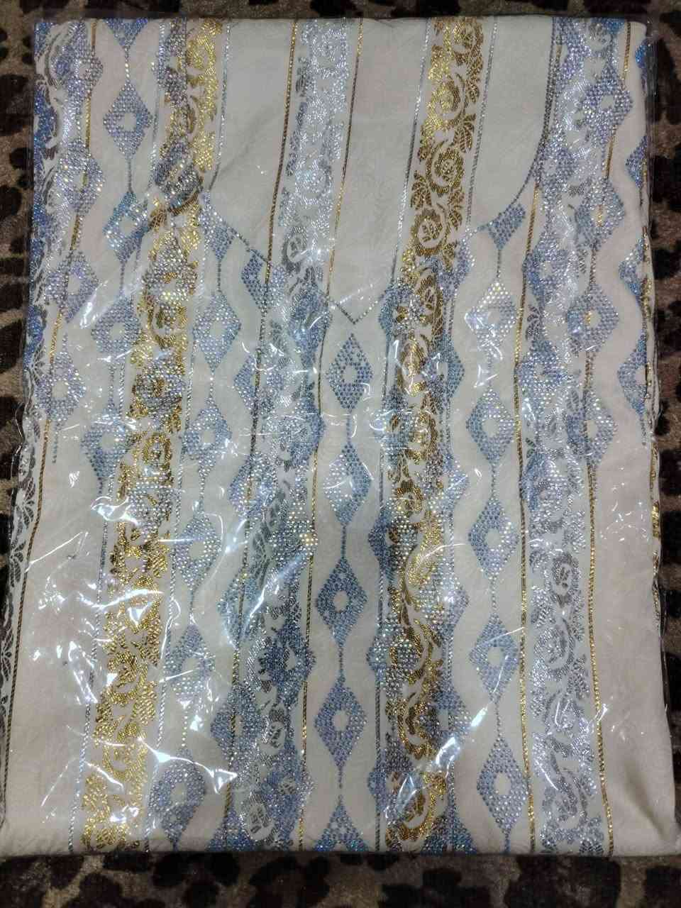 (( مخور إماراتي  للبيع الخامة لا ستن ولا كشمير  صيفي بارد درجة اولي ابو اللمعه  والسعر ٣٠ ألف  واي أستفسار عندكم اكتبوا بالتعليقات  ))


**إذا كنت صاحب هذا الإعلان وتريد حذفه لأي سبب، رجاءا أرسل رسالة إلى الدعم الفني**