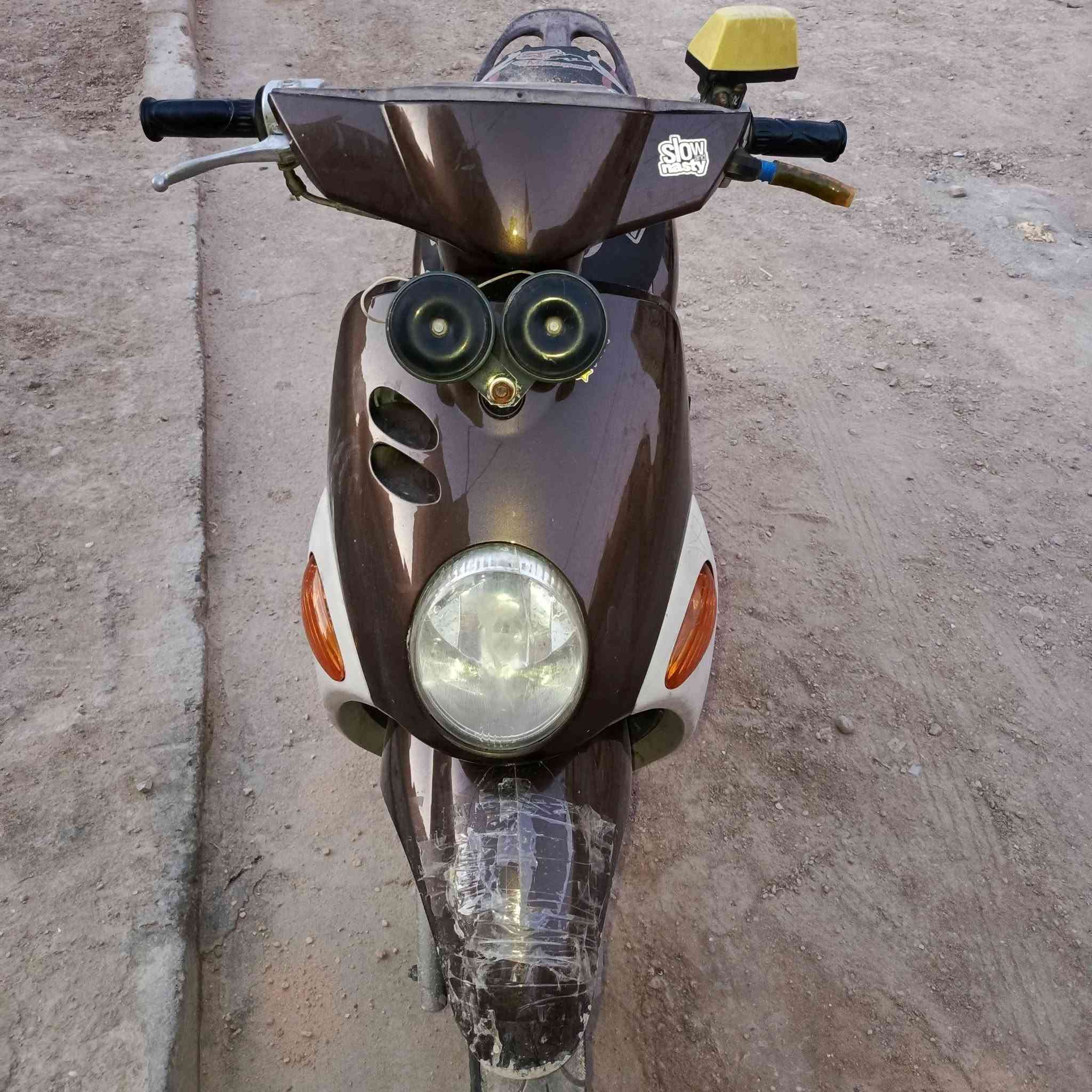 سلام عليكم دراجه فله نضيفه كلش لبيع سعر 650 وبيهه مجال مكان  حي طارق رقم الهاتف   ***********
