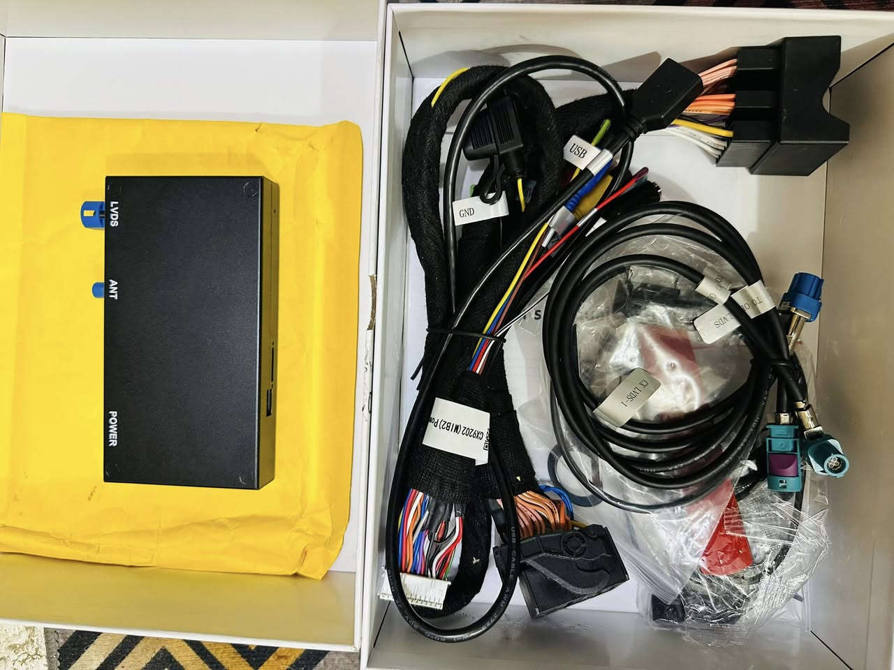 اهل الاختصاص
هذا الجهاز هو وحدة تحويل (CarPlay & Android Auto Interface Box) مخصصة لسيارات أودي (Audi) التي تعمل بنظام MIB أو MIB2.

الجهاز مخصص لسيارات أودي التالية:
• الفئات: A3, S3, A4L, A5, Q2L, Q5L, Q7.
سعره غالي بل موقع خلي سعرك بالتعليقات او خاص بالي يرضي الله(سعرك معلق بيه مايرضي الله مراح ارد عليه ابد)توصيل ماكو مكاني بغداد


**إذا كنت صاحب هذا الإعلان وتريد حذفه لأي سبب، رجاءا أرسل رسالة إلى الدعم الفني**