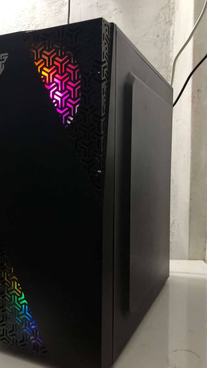 شلونكم عندي هاي التجميعه القويه تشغلك كل شي يعجبك تفيد للمونتاج والالعاب ولكل شي 

كارت شاشة: GAINARD RTX 3050 8GB

معالج : INTEL GORE i5-10400F

MSI H510M A-PRO:لوحة الام

رامات:TeamGroup 16GB 3200Hz 8x2

Hdd 1tb wd blue:هارد

الكيس:FANTECH CG76 +4fan

 fantech 650w bronze:باورسبلاي

وكل هاي ب ٦٥٠ الف حياكم يارب عندي بس مشكله وهي البور سبلاي صوته اعلى من الطبيعي ما اعرف ليش بس ما ياثر على الاستخدام 

مكاني بغداد الدوره حي المعلمين هلا بيكم


**إذا كنت صاحب هذا الإعلان وتريد حذفه لأي سبب، رجاءا أرسل رسالة إلى الدعم الفني**