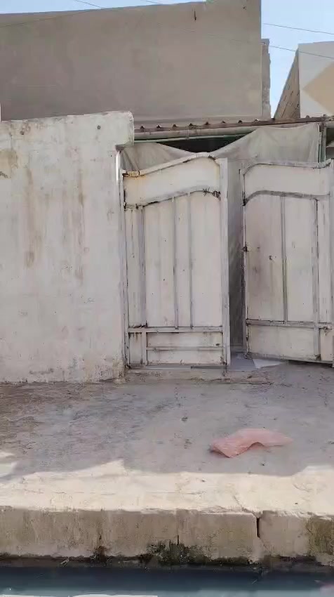 سلام عليكم بيت للبيع ١٢٥ مترالمعامل الدوانم شارع السوَك البيت على شارع العام زراعي سند ٢٥ مكلف بنشر *********** السعر اتصل أو دلل
