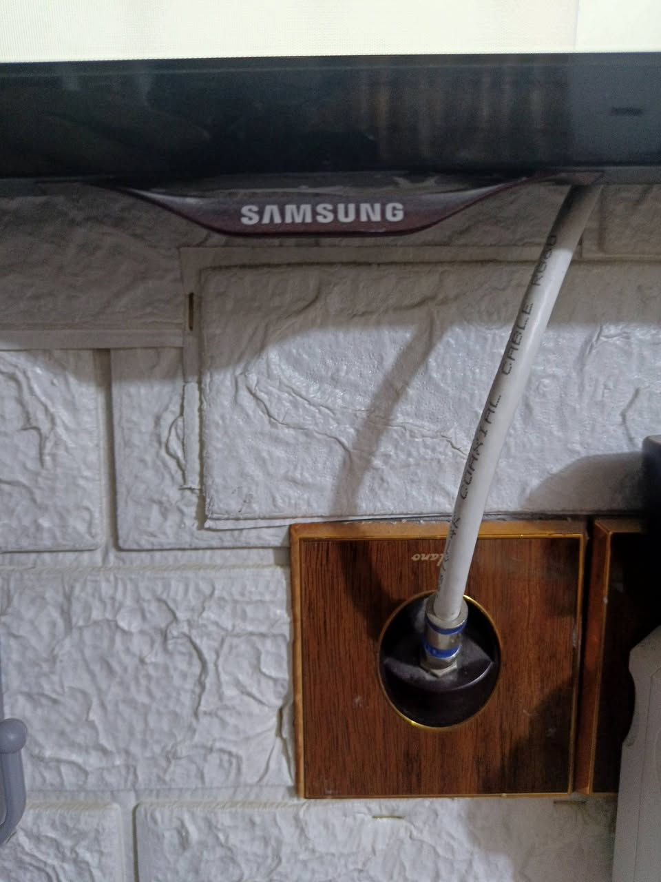 شاشه سامسونك كوري بدون نت للبيع حجم 42 للبيع 140 الف شهداء سيف سعد قرب مدرسة دير


**إذا كنت صاحب هذا الإعلان وتريد حذفه لأي سبب، رجاءا أرسل رسالة إلى الدعم الفني**