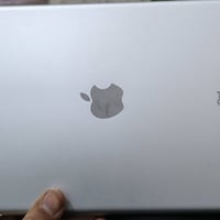 ايباد ٩ • ٦٤ جيجا • اغراض كاملة