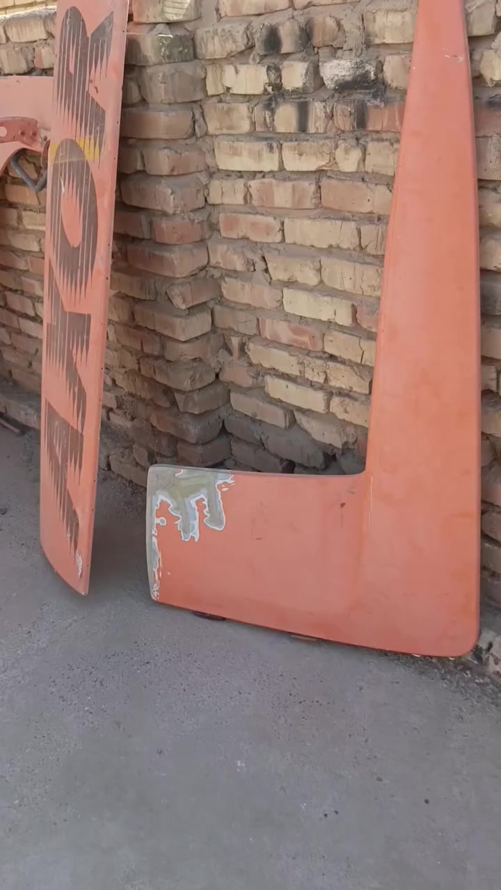 كاسحه وزعانف المانيات مال اكسور للبيع الاستفسار***********
