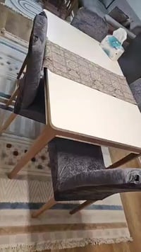 ميز طعام • ٤ كراسي • طقم سفرة