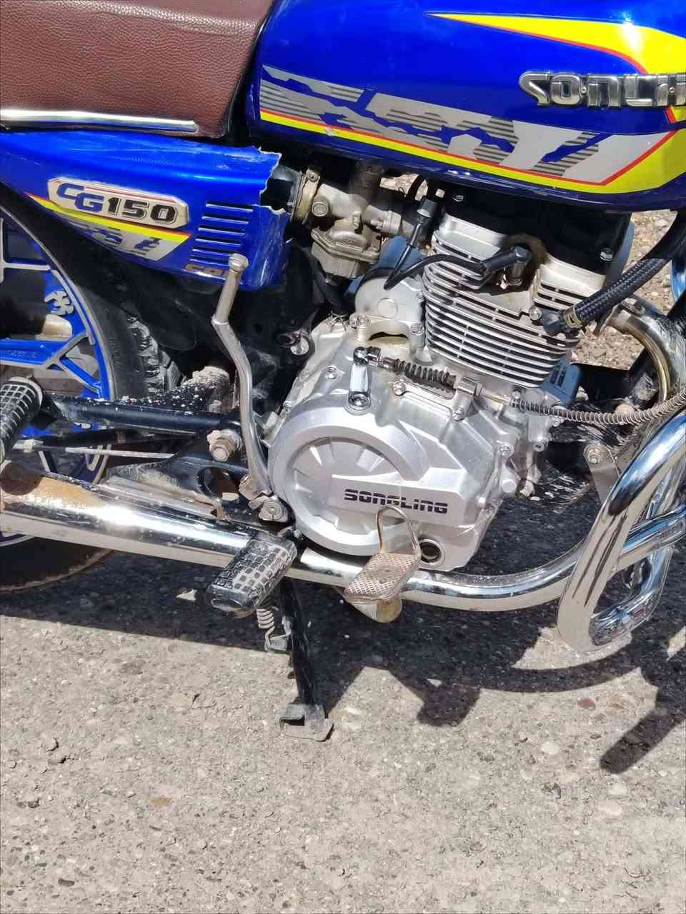 ايراني موديل 2025 
ضاغطة وزنجيل
مكينة 200 بلادي
بيها اوراق اصولي منفيس
دشبول مايشتغل فقط 
سعر 900
مكان كرمة
***********
