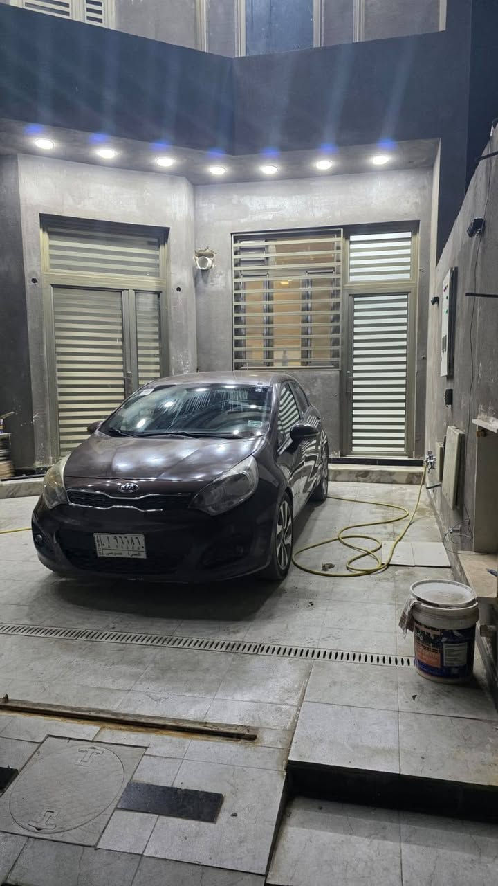 سلام عليكم 
ريو هاشباك مديل 2015 لون بني جوزي سيارة حلوة ومرتبة مكينه كير مكفولات حداديه بحال جيدة رقمها بصرة بأسمي تحويل ثاني يوم بيها بارد بالباب الخلفي جهة اليمين والباقي مكفول العنوان البصرة ابي الخصيب السعر ٨٥ وبيها مجال
***********
