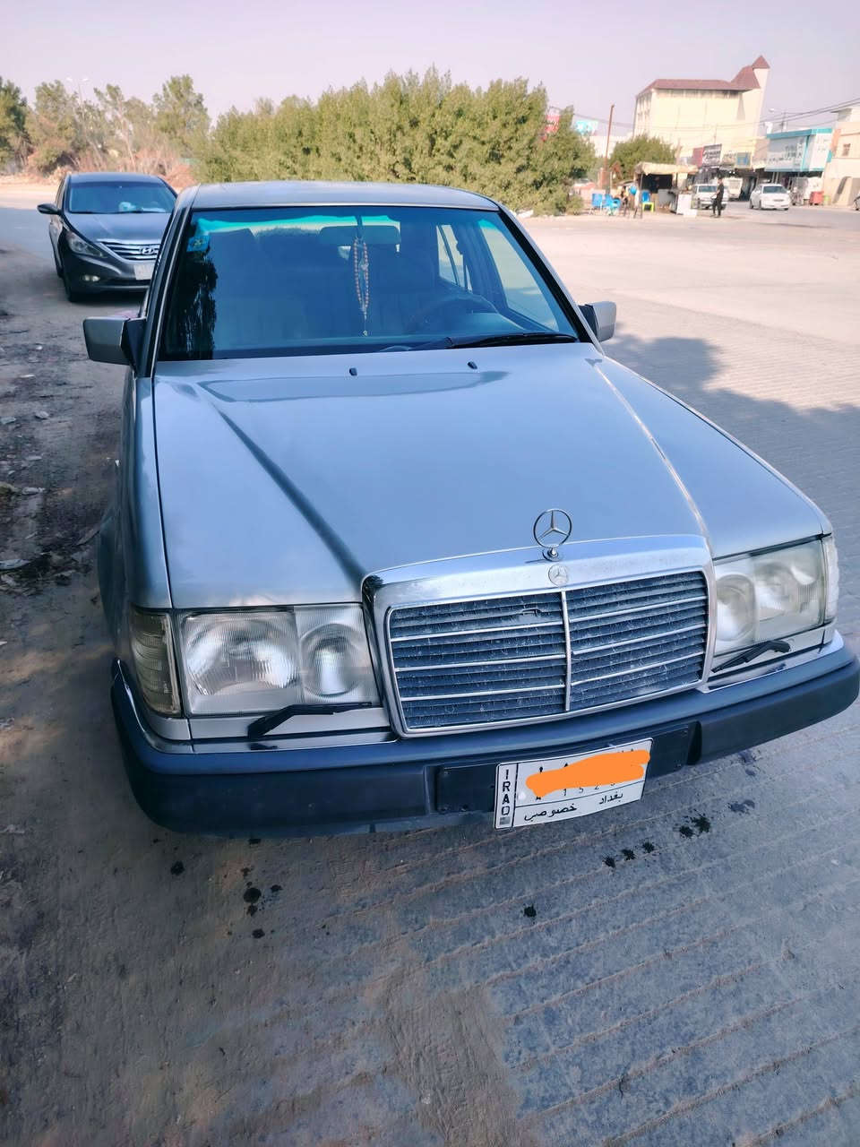 سياره مارسيدس للبيع رقم بغداد  بسمي موديل 1992 مصبوغ جماليه محرك  بطه vvt2500 السعر 65 بي مجال المكان النجف الأشرف ***********
