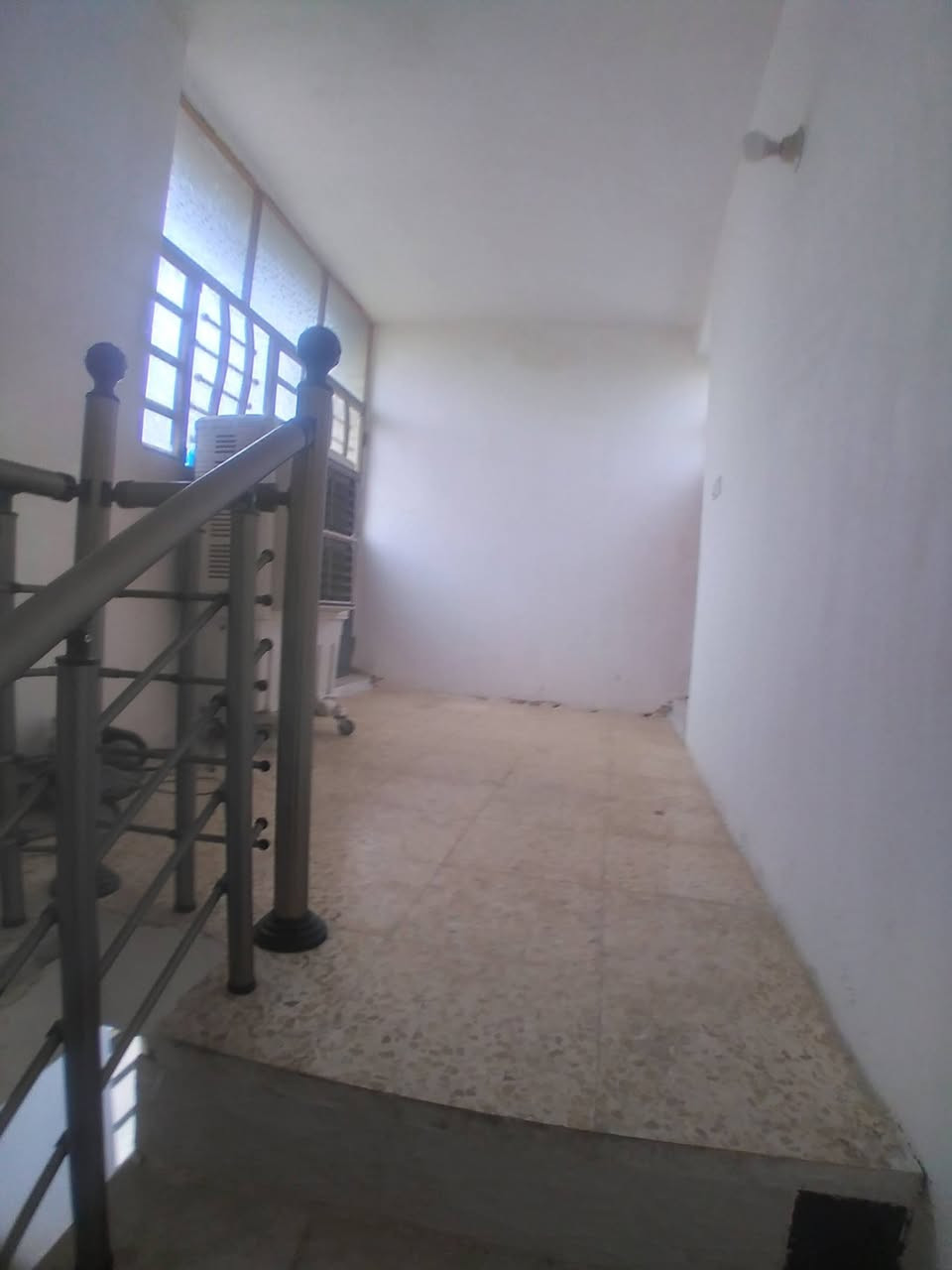 مشتمل طابق ثاني للايجار العنوان الطي شاطى التاجي الكاضميه الثانيه يحتوي على غراف نوام واحده وصاله ومطبخ وحمام للإستفسار مع مكتب ملاك السعدي للعقاري سعر الايجار ٣٠٠ الف المكان نزال اسواق زهراء ***********
