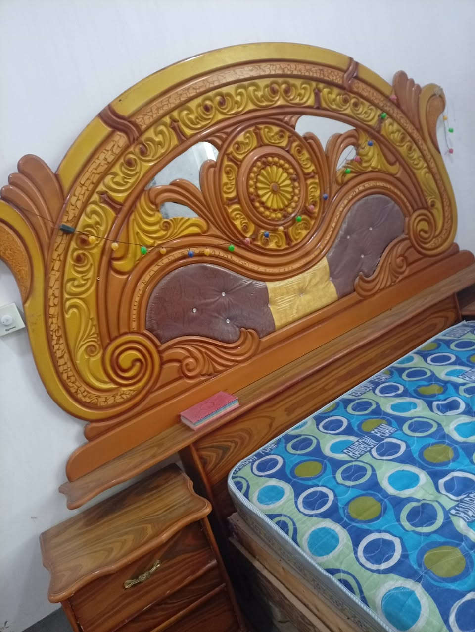 سلام عليكم قرفه خشاب نضيفه حيل بس لميز مال مكياج نكسر ولباقي كله نضيف مستخده شي قليل دوشك جربايه وياهه السعر 500 وبيهه مجال قليل


**إذا كنت صاحب هذا الإعلان وتريد حذفه لأي سبب، رجاءا أرسل رسالة إلى الدعم الفني**