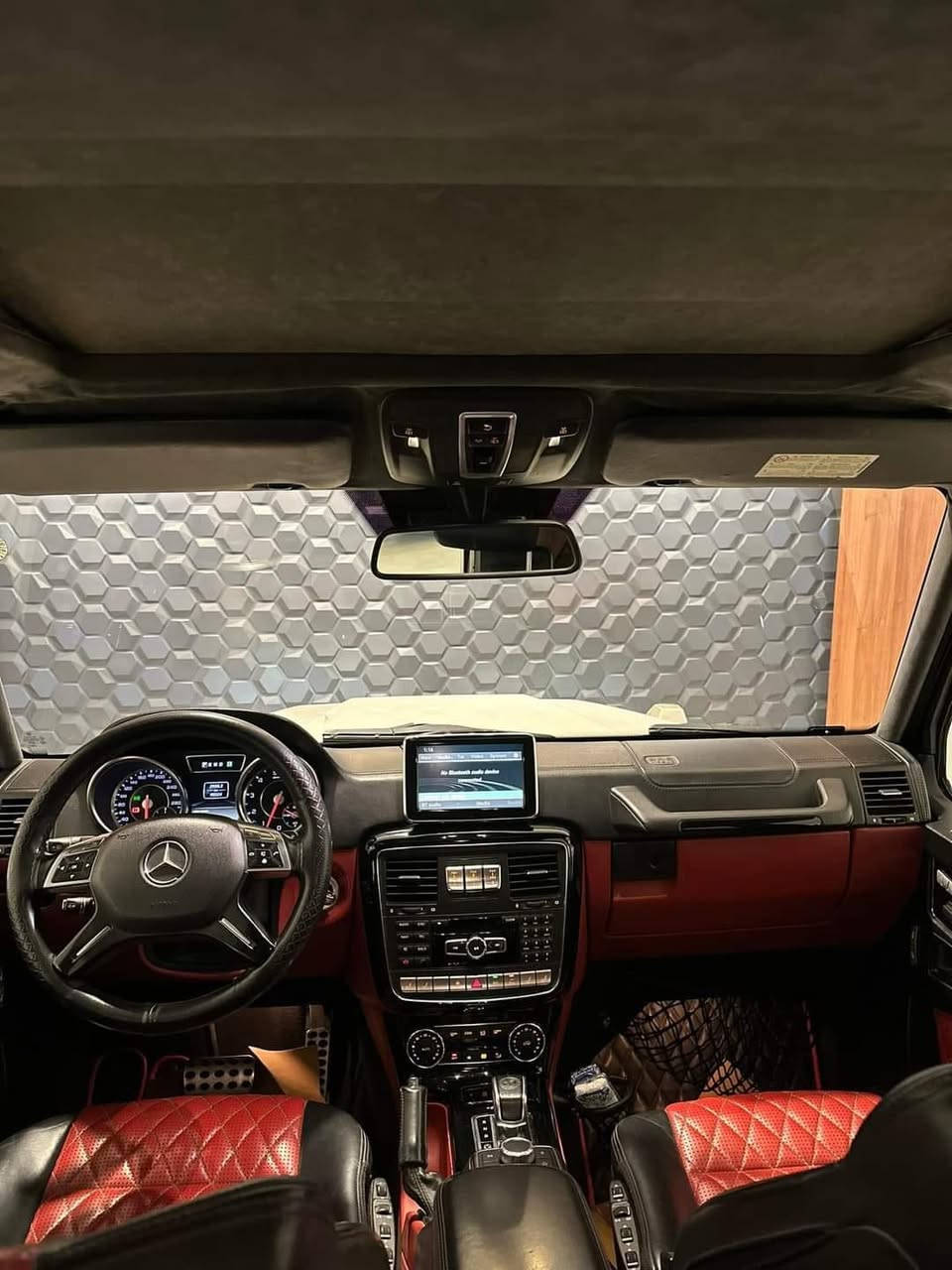 السلام عليكم
جي كلاس G63 AMG  موديل 2013 بلادية بدون اي تحديث 
 ماشيه ١١٣ الف كيلومتر حقيقي جديدة 
 فول مواصفات للاخير 
محرك ٥.٥ توين توربو 
گير ٧ سرعات دبل گلتش
السيارة وكالة كرگاش الامارات 
مكفولة كفالة عامة 
رقم سليمانية باسمي  تحويل ثاني يوم سيارة جديدة جدا واغلب مشيها بالامارات 
سيارة مسويلة سيرفس كامل 
مكان سيارة بغداد 

فول المواصفات ايدشن وان 
2 شاشات خلفي 
شاشة كاميرا 
سقف شامو
سقف سلايد
كشنات تدفيه تبريد و هيتر 
کشنات کهرباء خزن ميموري
رادارات امامي خلفي
كشنات جلد AMG 
تبريد مركزي
بريك ٦ بستم بريمبو AMG
قياده سپورت وكومفرت واقتصادي Eco 
تحكم ستيرن
حساسات امامي و خلفي
لايتات ليد امامي  زينون بلادي  
ماوس شفط عن متحرك شاشه
كشنات ديزاينو (شركة)
و قود السيارة (بنزين) 
تحديد سرعة و لمت سرعة
و بعد هواي مواصفات
السعر 40.000$ بيها مجال 
***********
