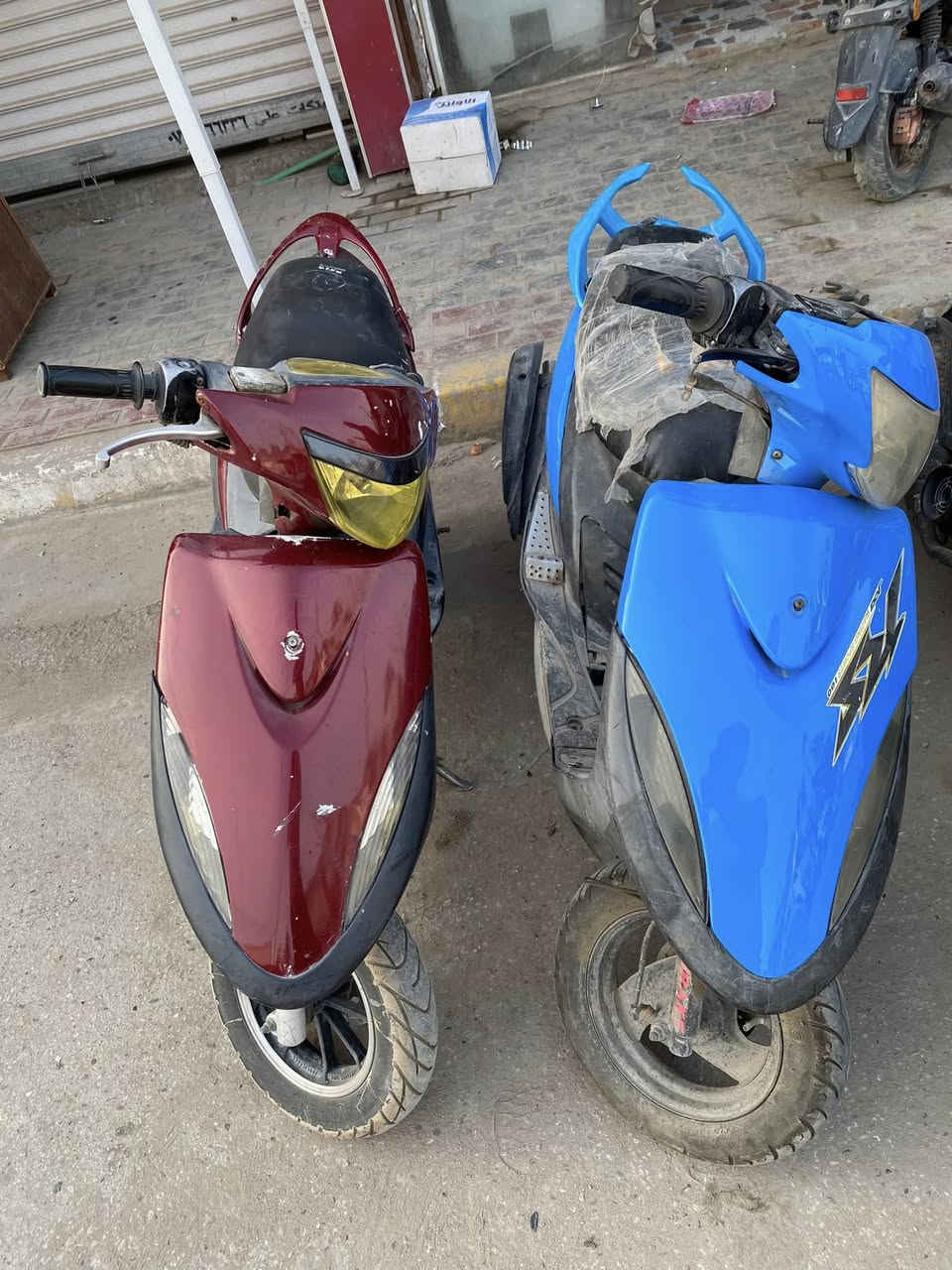 بوليسي مكفوله السعر 800 بيه مجال بسيط 
ومكسات كل واحده وسعره سكانز على 400

الاتصال/‭٠ ٧٧٣ ٦٩١ ٠٤٠٠‬
