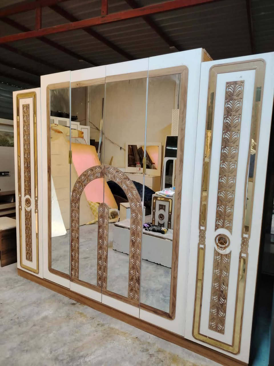 غرفة نوم مستعملة🇹🇷
 نضافة85 ٪💯
عدد القطع / 9
شازلون /📥 
نضام / أبواب 💢 
سعرها / 700 💸عرض خاص للشراي
شد ونقل داخل بغداد مجاني🚛
يوجود توصيل محافضات 🚛


**إذا كنت صاحب هذا الإعلان وتريد حذفه لأي سبب، رجاءا أرسل رسالة إلى الدعم الفني**