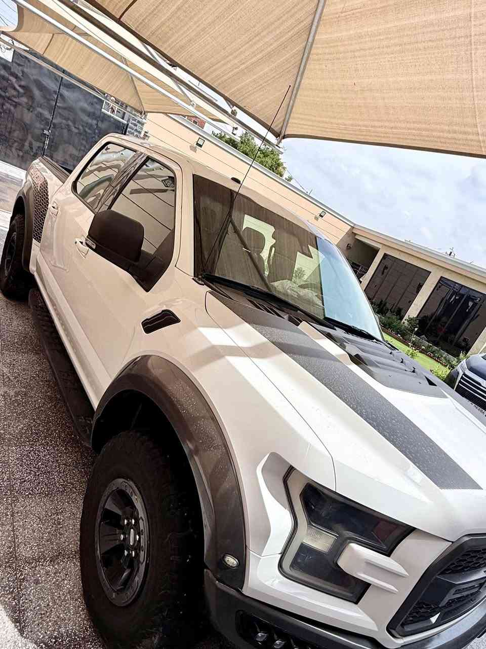 فورد رابتر 2018 خليجيه
السياره مكفوله بيهه طخه بل بدي خفيفه 
بدون صبغ 
رقم بغداد 
ماشيه 90 الف كيلو 
السعر 35 الف $
***********
