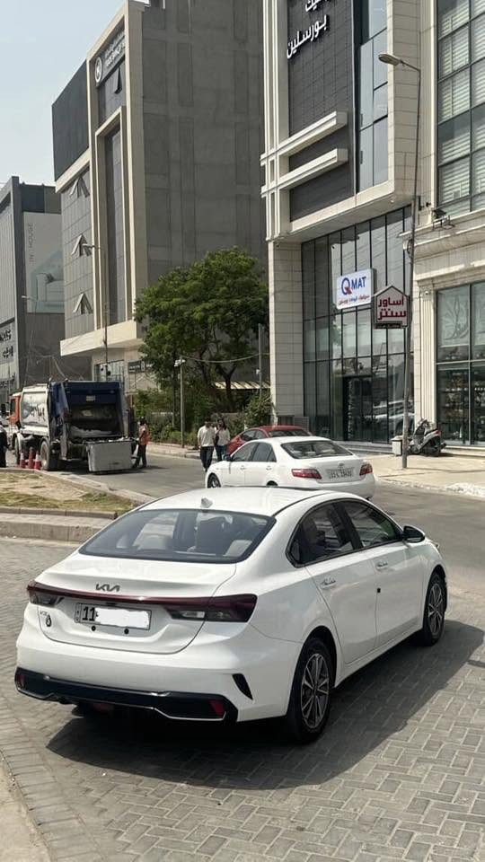السلام عليكم k3 للبيع موديل 2023 ماشيه 60 الف فول مواصفات رقم بغداد بأسمي مكاني بغداد السعر 103$ بيها مجال كلش بسيط مستعجل على البيع لغرض اجراء عمليه 
للاستفسار ‭***********‬
