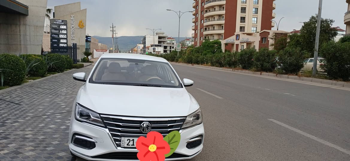 MG5 2023 
زۆر جوان ماوەتەوە ناوزەرد ، دوو سویچی شەریکە ، گێڕ ئۆتۆماتیک، نرخی 94 و مامەڵە ، یەک چامەلەغی بۆیاخە ، دو ساردی هەیە
***********
