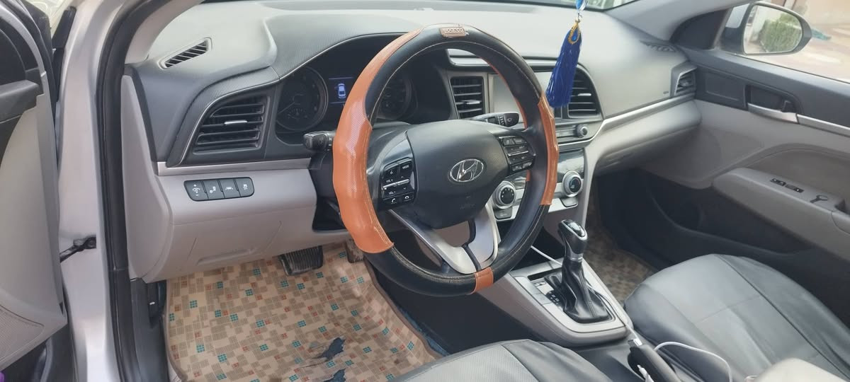 السلام عليكم
سياره للبيع نوع النترا موديل 19 
وارد امريكي حادث ربع بيند حسب مابين بالصور  
بدون ايرباك 
مكينه2000 دوش
 وكير ومكينه مكفولات
  ماشيه 111ميل
 فول مواصفات 
مانع انزلاق 
مثبت سىرعه 
رادرات اماميه  
شاشه كبيره كامرا دوار 
سستم صوت 
 حداده جديده خير من الله 
تخم تاير جديد
باتري جديد
 سياره بسمي وهزه جديده
 العنوان بابل حله  شراى يتصل بيه خير ويدلل السعر ب 136  وبيها مجال قليل الرقم ***********
