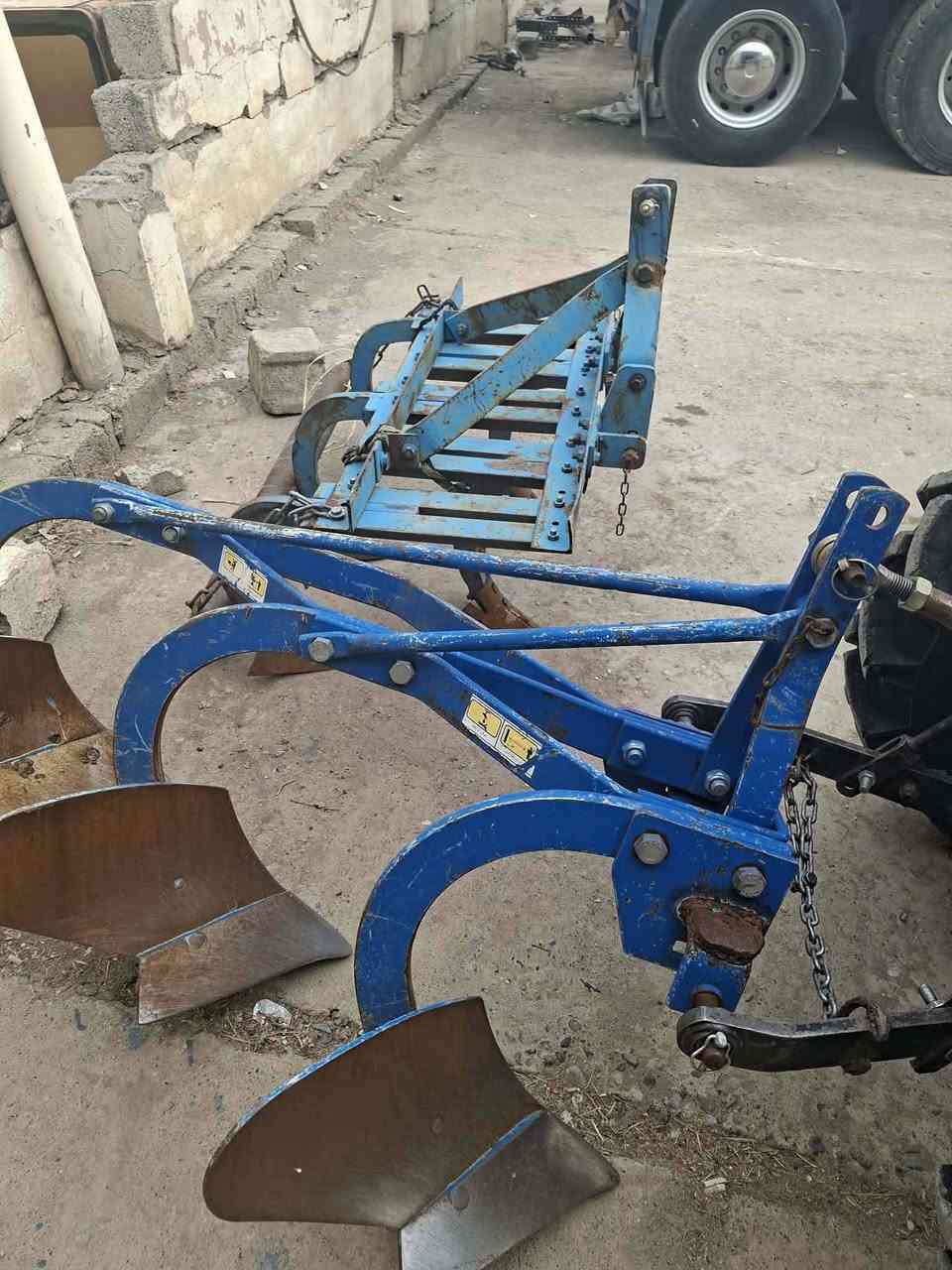 تراکتۆر یابانی ناوباغ مەکینە مستەربۆشی دەبڵ ئەکسل بۆفرۆشتن گێرو مەکینە و دەبل ئەکسل بەشەرتە قورسو سووکی هەیە چوار تای لەژێرە لۆک لۆکە سێ گاسن و خەرماشی لەگەلە مالی دۆستە بێ مەسرەبە هەموو گیانی بەشەتە ژماری مۆبایل ***********
