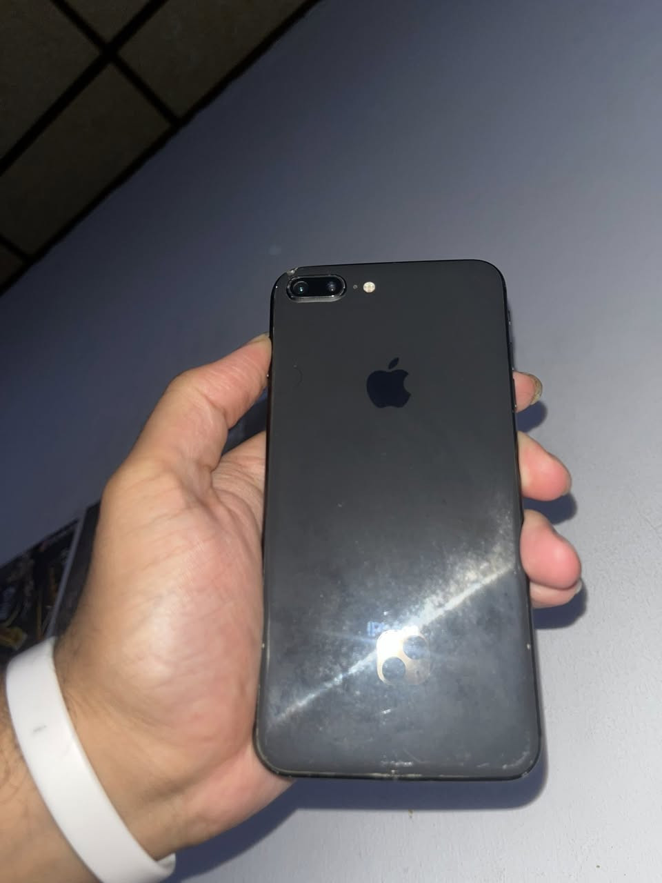 ايفون 8بلص
مبدل شاشه وبطاريه100 اصليات جهاز نضيف ذاكره 64 
جهاز كله شغال
اي عيب مابي للبيع 80 الف 
واتس ***********
