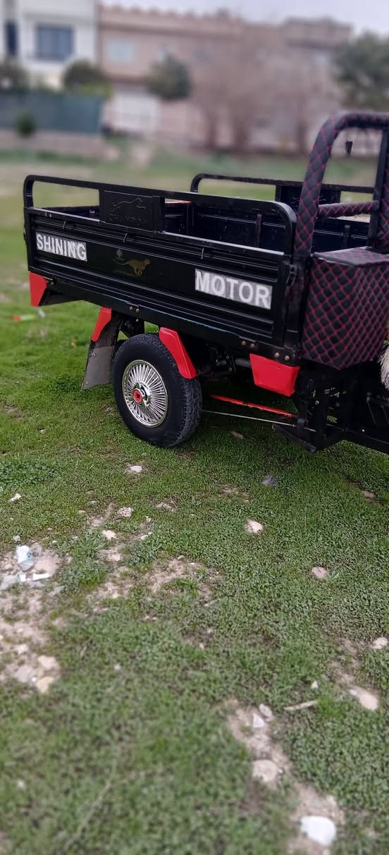 السلام عليكم ستوته للبيع اي  عيب ما بيه كهربائيات شغاله  ركبه شرط محرك شرط موديل2021 السعر مليون و 150 وبي مجال بسيط عنواني كركوك  اخوان عالخاص ما اجاوب .وهذا رقمي***********
