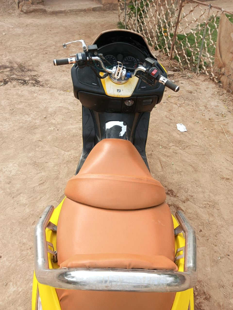 دراجه نضيفه للبيع وجاهزه من كلشي بصمه اوتوماتيك السعر 650 وبيه مجال بسيط رقمي *********** المكان عفك
