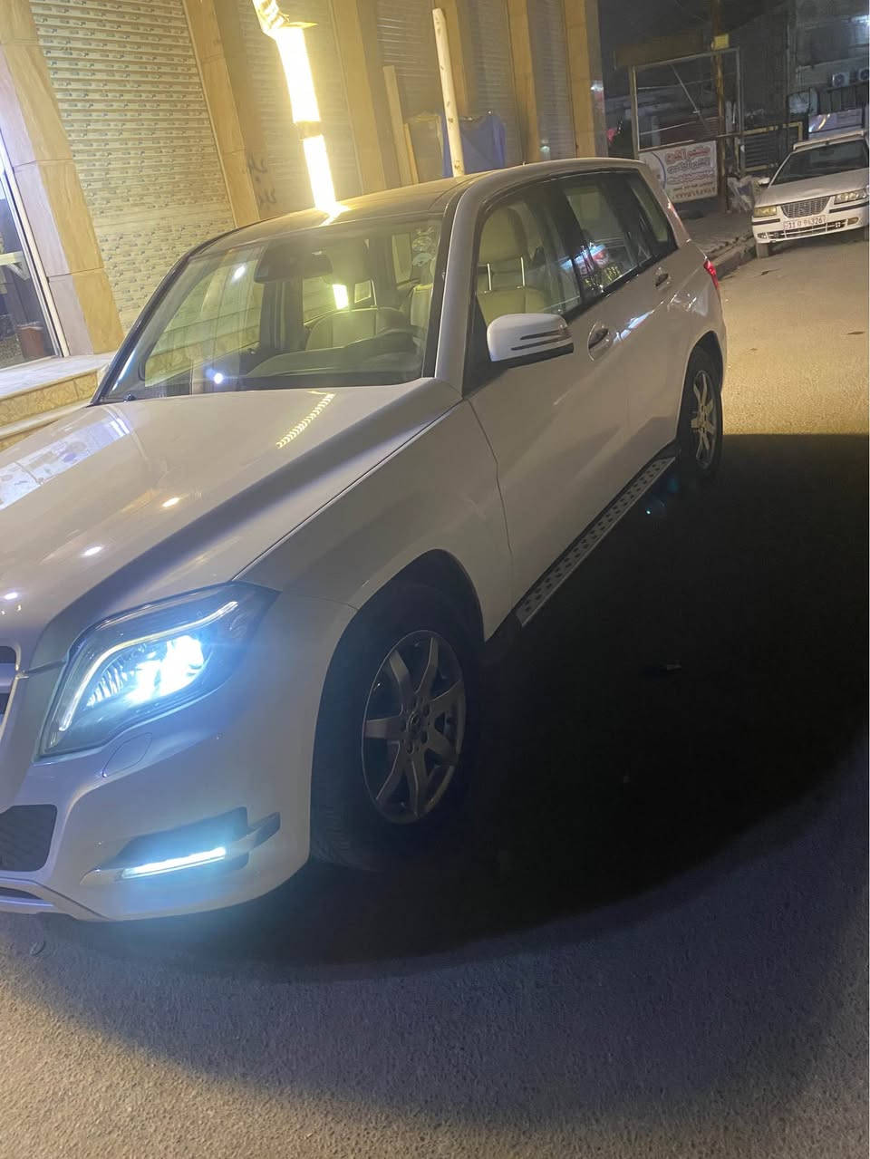 مرسيدس بنز GLK 350
موديل  2013
رقم أربيل 
4X4 فور متيك
السيارة نظيفة جدا خالية من كل نقص 
زيرو مسج
داخل صحراوي جلد 
تدفئة كشنات أمامية
محرك   3500 
6 سلندر
سيدي جنجر 6 أقراص
شاشة كبيرة وسطية وكاميرا خلفية 
حساس مطر
نظام اقتصادي ايكو 
اطفاء ذاتي 
بارك ذاتي عند فتح باب السائق 
ليد أمامي
تحكم ستيرن 
مثبت سرعة 
صندوك كهربائي 
سياره بصمه 
بانوراما 
محرك اقتصادي 
وارد خليجي مكفوله كفاله عامه
بدون صبغ بدون ضربه 
اعلى فئة في glk
فول مواصفات 1/1
مكاني بغداد بلديات 
السعر 195💲وبي مجال قليل 
الرقم اتصال او واتساب *********** بغداد, العراق
