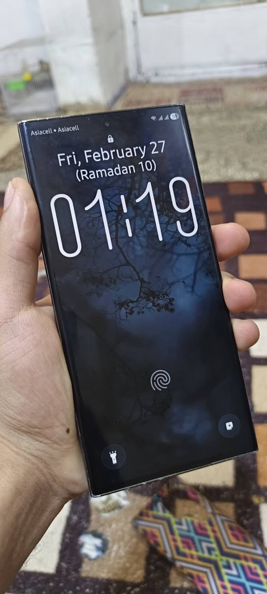 مراوس فقط 
بجهاز أعلى الجهاز على وضعه مابي اي تصليح ومكفول من كلشي مجرد الضهر مكسور بهاي الطريقه وكسر بسيط يعني ممتهشم شعندك نزل انطي فرق 
***********
