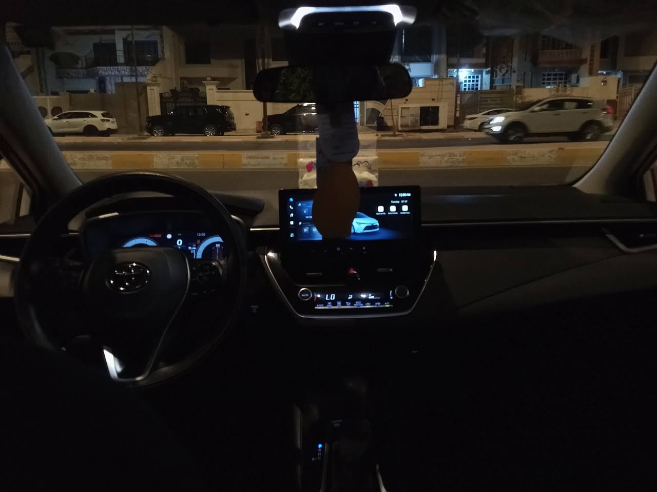 سلام عليكم كورلا 2025 شكل أمريكي مكفوله كفاله عامه ماشيه 28 فول مواصفات بصمه فتحه كشنات جلد داخل اسود فول تحكمات ستيرن رقم بغداد باسمي ***********
