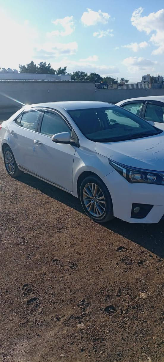 سلام عليكم كورلا 2015 للبيع العنوان رمادي سونار مرفق مع الصور محرك 2000 السعر 140 وبيه مجال بصيط
الهاتف ***********
