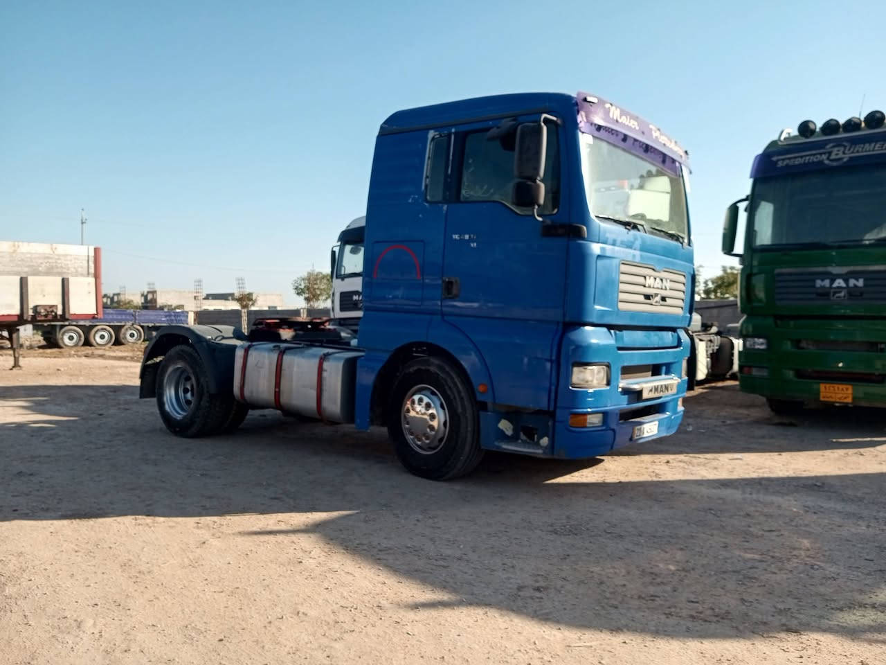 مان موديل 2002محرك بمبونزل كير اوتوماتيك رتايدر6طكات تخم تاير جديد سنويه 2027شهر 10رقم جديد مربوط صهريج تك تاير ***********
