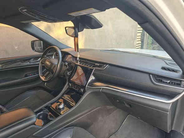 السلام عليكم جيب شيروكي شكل جديد موديل ٢١ بدون رقم تترقم أي محافظة ماشيه ١٦ ألف ميل سعرها ٢٨٥ أو مراوس باوبتما مكان سياره سماوه ***********
