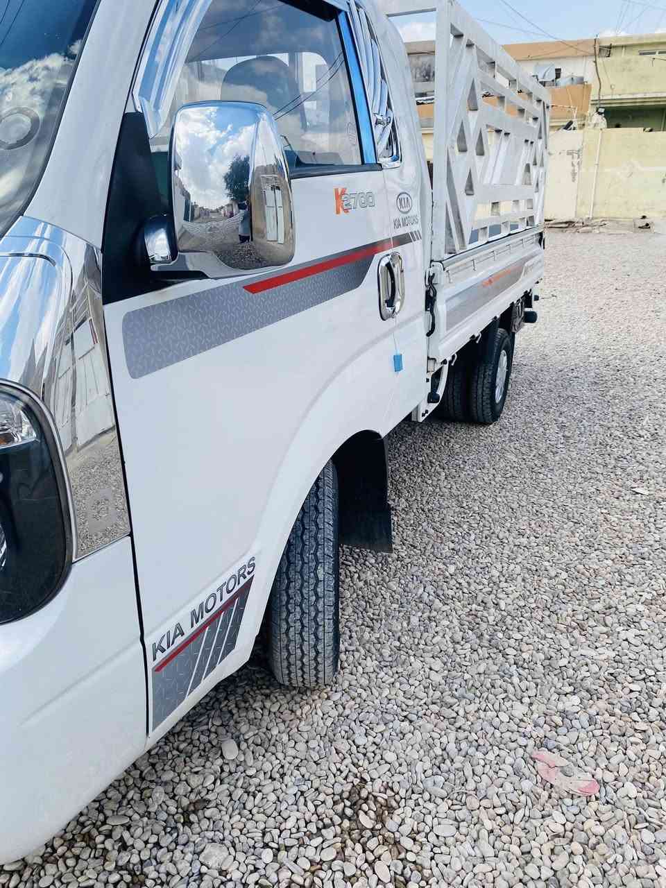 سلام عليكم كيا حمل 2017 سياره نضيفه البابين بيهم صبغ ربع او اقل صبغ محرك كير شاصي كله كفاله سياره نضيفه وخير من الله هزه جديده تخم تايرات جديد غلاف بدي جديد دوشمه جديده ***********
