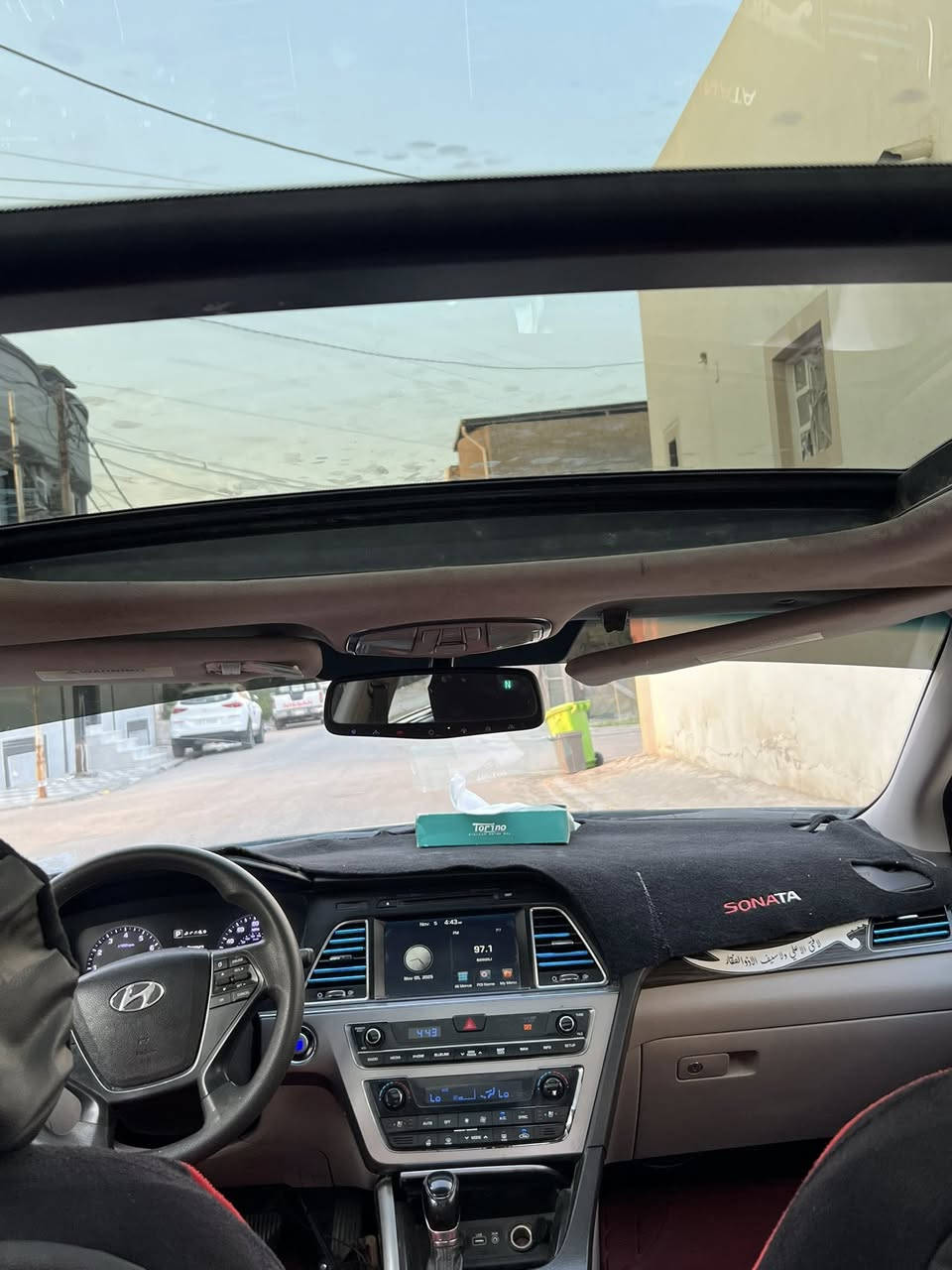 سوناتا 2015 لمتد Vip
فول مواصفات للاخير اعلى فئة 1/1
مكينة 2400  
مواصفات 
فتحه سقف 
بصمات تشغيل وابواب وصندوق 
ترحيب عند الاقتراب 
مري قلاب
لد امامي وخلفي 
حساسات وشاشه وكامره 
رادارات كامله
كشنات كهرباء جلد 
كشنات تدفئة وتبريد و خزن ميموري 
فول تحكم استرين 
انظمة قيادة 
ستائر خلفية
بيه اربع قطع صبغ بدون داخل
معوزه ترتيبات
السعر 110مكاني النجف
***********
