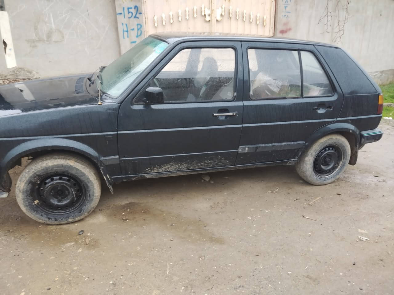 كولف موديل ٩٠ رقم انكليزي جديد محرك اوكير انضاف طخم شديتو جديدباتري جديد  والكشر كدام العين اني الشرعي شرط التحويل *********** السعر ٢٧ بيها  مجال موصل ايمن حي العامل
