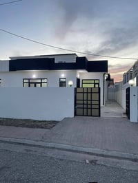 مجمع سري بلند • ٢٠٠م • حديقة وكراج