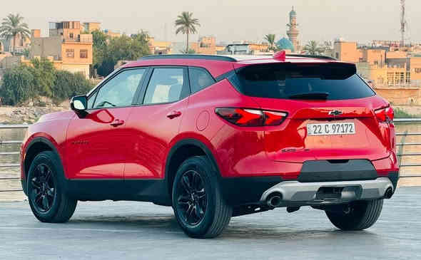 السلام عليكم 
بلايزر ٢٠٠٠ تيربو  موديل ٢٢ مراوس بتسلا 
مواصفات  LT2 فئه black adtion
السياره بدون ايرباك ماشيه 33 الف 
رقم اربيل سنويه باسمي تحويل او وكاله حاضر
مواصفات 
بصمه تشغيل 
بصمه ابواب بالكامل 
تشغيل عن بعد 
٤ انضمه قياده 
فور ويل AWD
حساسات امامي وخلفي
اناره تنبيه ع الجامه الاماميه 
هاند بريك دكمه 
تدفئه بالكشنات 
كرسي كهرباء
اطفاء ذاتي 
شاشه كبيره 
كامره خلفيه دواره 
مانع انزلاق 
تحديد سرعه 
تحكم كامل ستيرن 
ابل كار بلي 
تحديد مسار 
صندوك كهرباء 
اشاره جانبيه 
وبعد بيهة مواصفات 
الصدر بحاله جيده التايرات بحاله جيده 
تبريد ثلج سبير والجك كله موجود 
حادث بسيط بدون ايرباك  جاملغ جهة السايق والصندوك 
صور الحادث بالمنشور
مكاني بغداد الدوره 
***********
