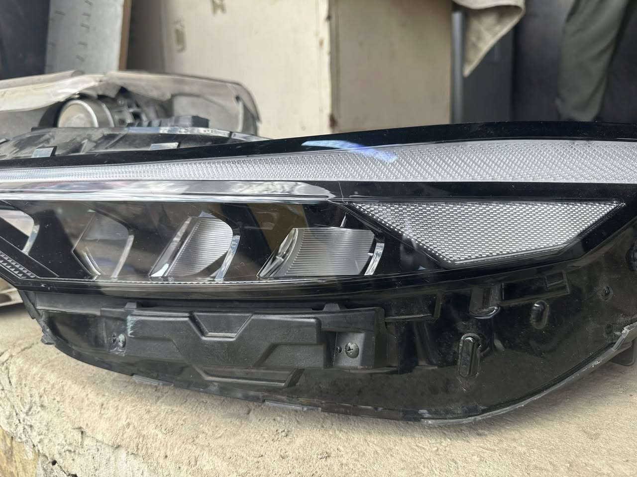 السلام عليكم
متوفر لايت الانترا اصلي تصفيخ خليجي للبيع 

***********العنوان بغداد
