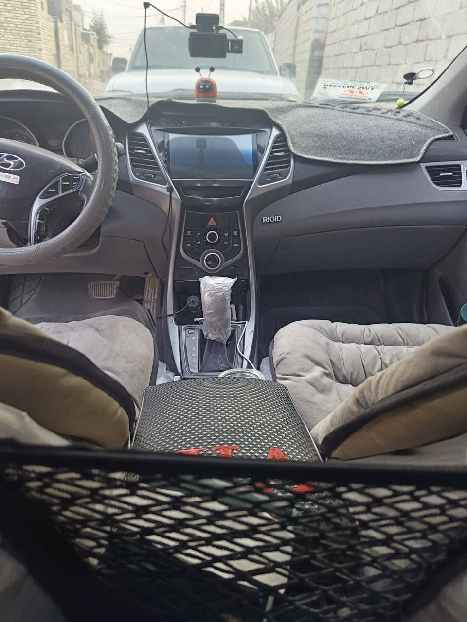 النترا موديل 16امريكي باسمي سنويته 2028مكينه صار سنه مبدله حداديه جديده امس بدلته تدفئه وتبريد شغال تخم تاير جديدالسياره كامله مابيه نقص
تلفون***********
