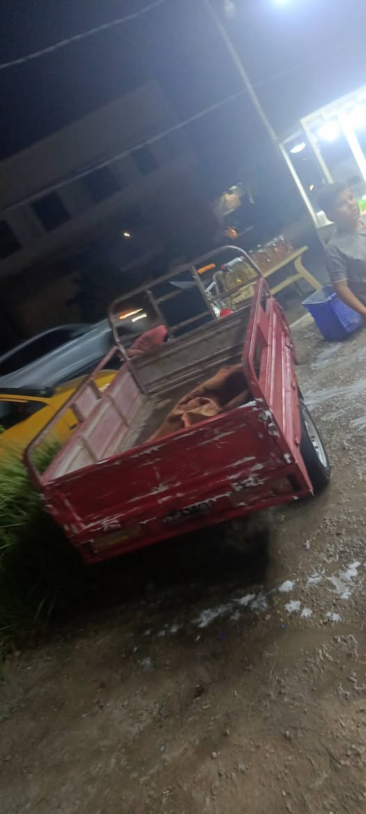 ستوتة للييع نكرة سلف وهنددر رقم اسود وسنويةمحرك كلش نضيف سعر 1مليون بيهة مجال مكاني كربلاء المقدسة الجاير  شراي يتصل ***********
