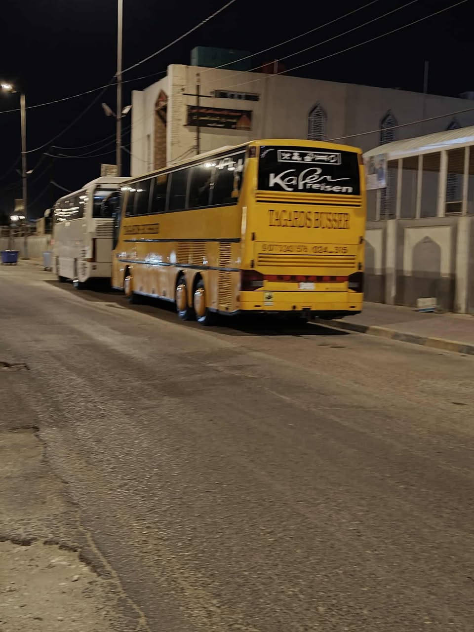 سلام عليكم سيارتين للبيع البيضه سترا ٩١ حجم ١٧
 ٥٨ نفر والصفره ٥٤ نفر مجموعه ام لسيوف للبيع او مراوس ترفكو او سحليه *********** مكان كوت المو شراي لايراسل ويتعبنه
