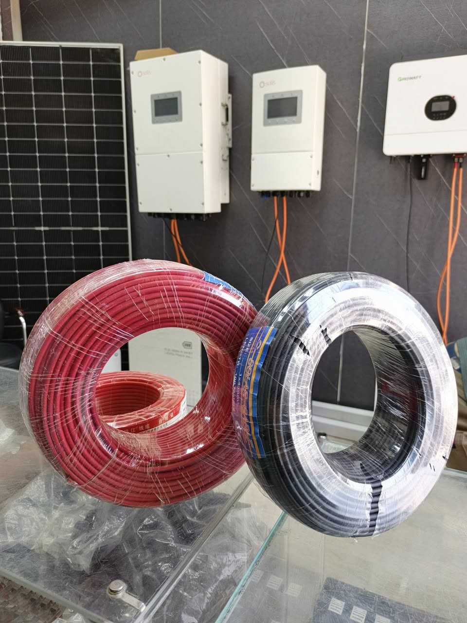 📢🔥 تم وصول كيبلات DC دبل عازل 🔥📢

⚡ كيبل 6 ملم – دبل عازل ✅
⚡ كيبل 4 ملم – دبل عازل ✅

🔄 اللفات: 100 متر أصلية 🎯
📦 البيع: جملة & مفرد – كميات حسب الطلب 🚛
💰 بأسعار مناسبة ما تنلكه بالسوق 🏆

🌞💡 مثالية لمشاريع الطاقة الشمسية
✔️ أمان عالي 🛡️
✔️ اعتمادية قوية 💪

✨ اطلب الآن وخلي شغلك مضمون ومضبوط ✨

للطلب أو الاستفسار:
✉️ راسلونا على الصفحة مباشرة
📞 اتصلوا على الأرقام:
📲 *********** / ***********
      ***********
📍 العناوين:
🏙️ الفرع الرئيسي: بغداد – شارع الصناعة – فلكة رئاسة الجامعة التكنولوجية
🏡 الفرع الثاني: أبو غريب – منطقة الشيحة
