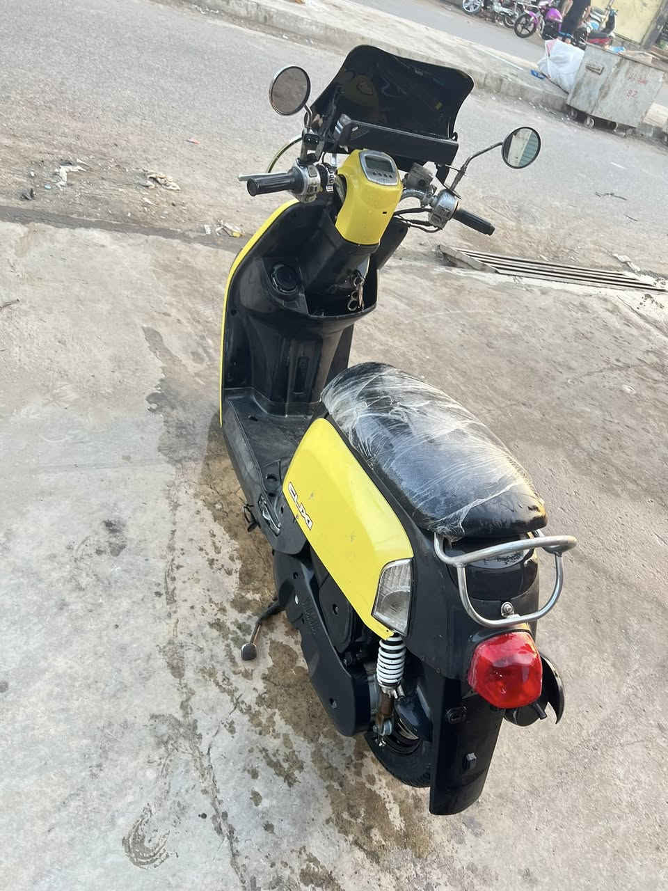 دراجه بوليس نوزل للبيع دراجه مكفوله كلها كفاله عامه كلشي يشتغل بيها اي نقص مابيها كفرها اصلي وختم واحد كلشي ممبدل بيها علا وضع البلاد الشراي يتصل ويدلل ***********
